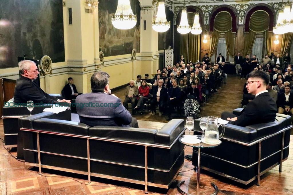 Claudio Romero presentó su libro Brazos abiertos, Todos somos migrantes 3