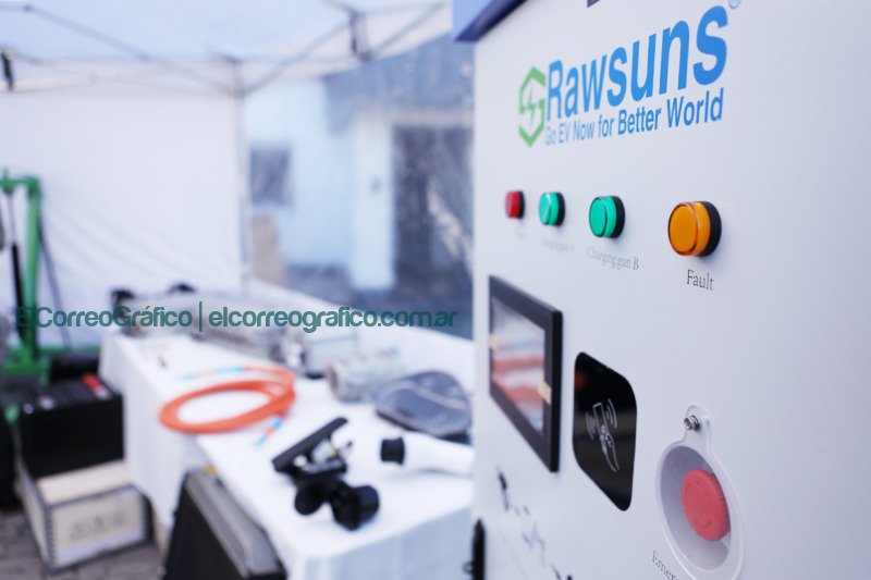Comienza a circular el micro eléctrico desarrollado por la Facultad de Ingeniería UNLP y Nueve de Julio Comienza a circular el micro eléctrico desarrollado por la Facultad de Ingeniería UNLP y Nueve de Julio 01