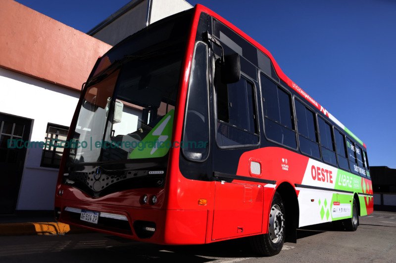 Comienza a circular el micro eléctrico desarrollado por la Facultad de Ingeniería UNLP y Nueve de Julio Comienza a circular el micro eléctrico desarrollado por la Facultad de Ingeniería UNLP y Nueve de Julio 04