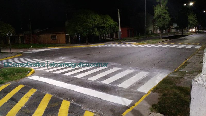 Demarcación en sendas y carriles: en La Plata se concretó más de 15 mil metros cuadrados Demarcación en sendas y carriles en La Plata se concretó más de 15 mil metros cuadrados 1