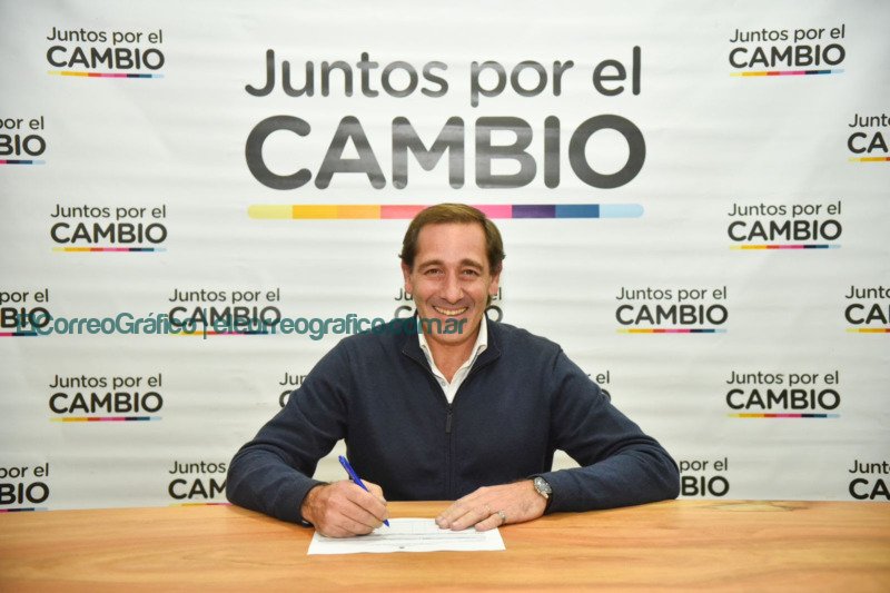 Julio Garro oficializó su precandidatura a intendente de La Plata Garro oficializó su precandidatura a intendente de La Plata 02