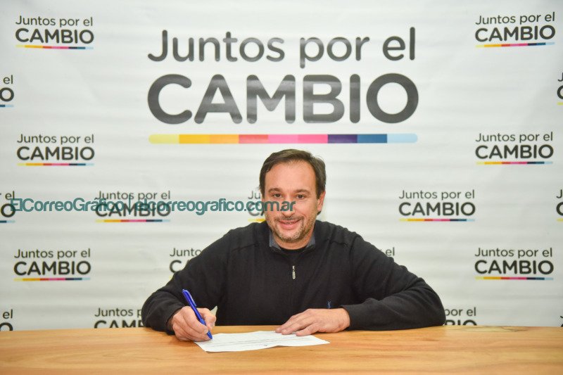 Garro oficializó su precandidatura a intendente de La Plata 06