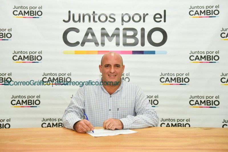 Garro oficializó su precandidatura a intendente de La Plata 11
