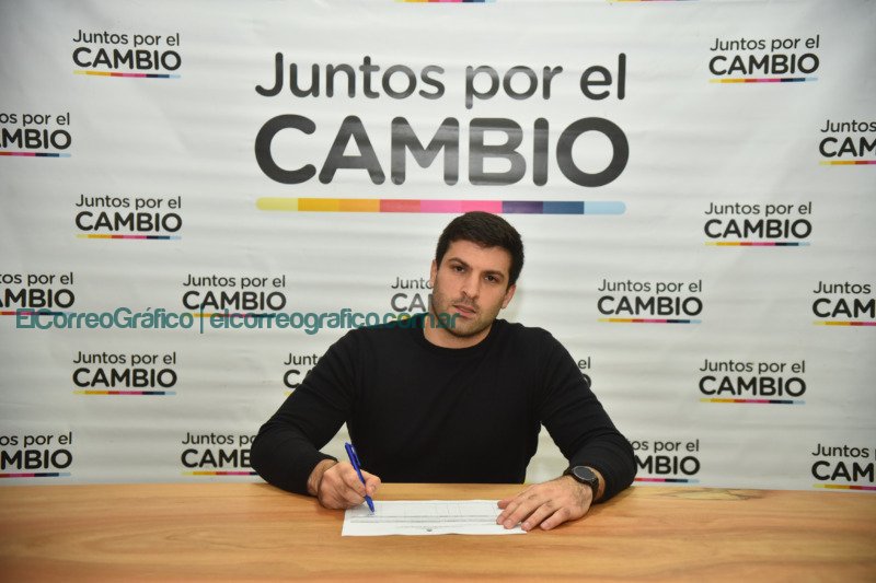 Garro oficializó su precandidatura a intendente de La Plata 12