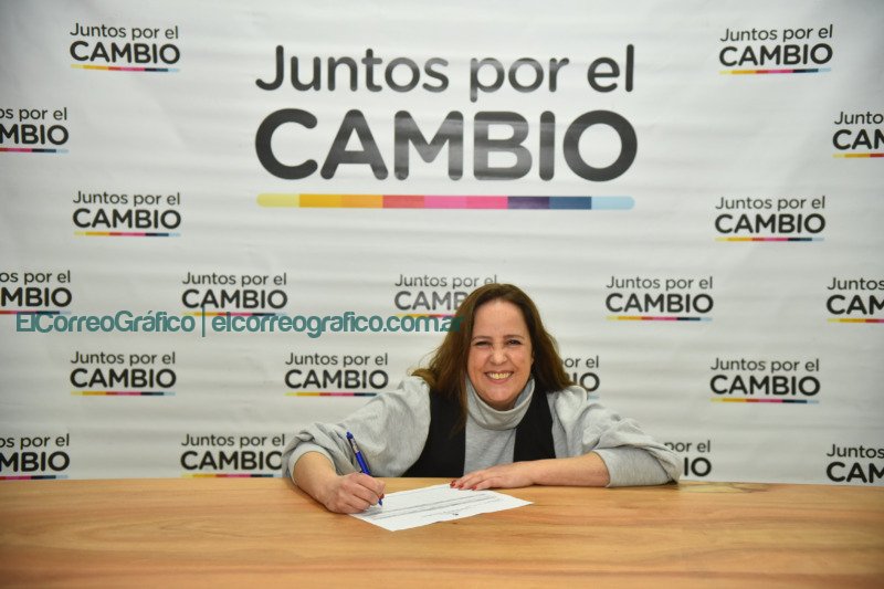 Garro oficializó su precandidatura a intendente de La Plata 13