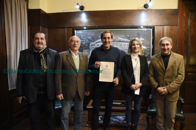 Garro recibió a las nuevas autoridades del Círculo de Periodistas de la Provincia Garro recibió a las nuevas autoridades del Círculo de Periodistas de la Provincia