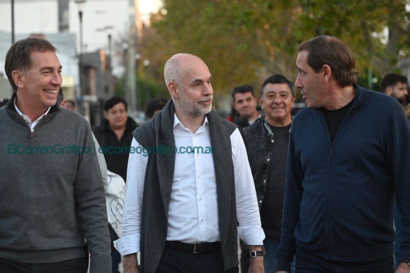 Horacio Rodíguez Larreta con Diego Santilli y Julio Garro en La Plata 2