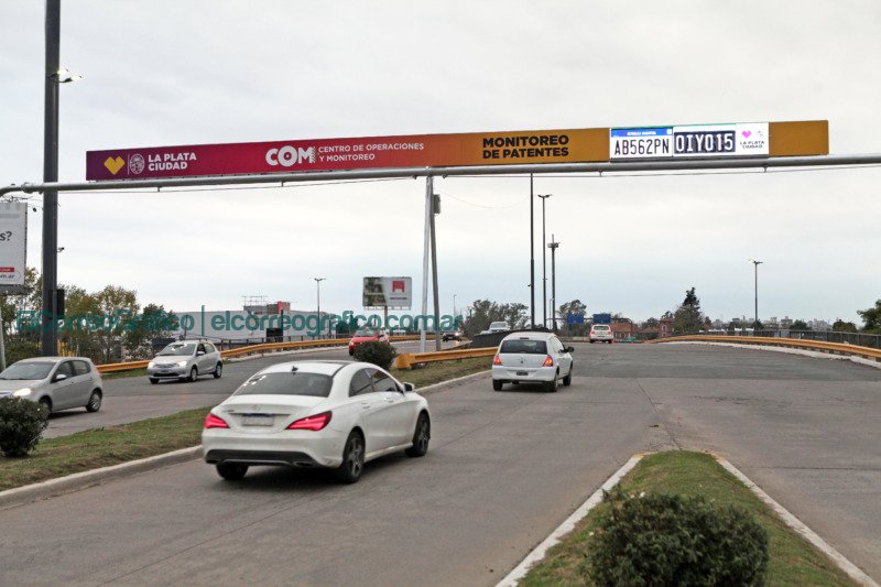 Instalan en La Plata cámaras lectoras de patentes en puntos estratégicos