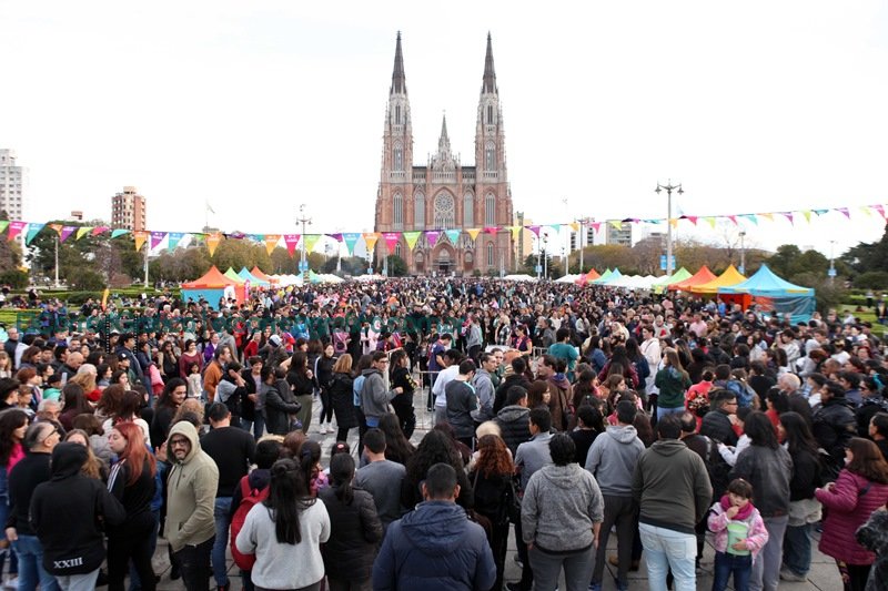 Más de 60 mil personas disfrutaron de gastronomía, música y danzas japonesas en Plaza Moreno
