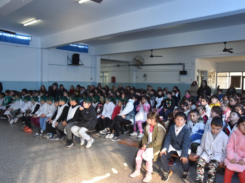 Presentación del libro “Cuífano, malvinizando con niños y niñas” 3