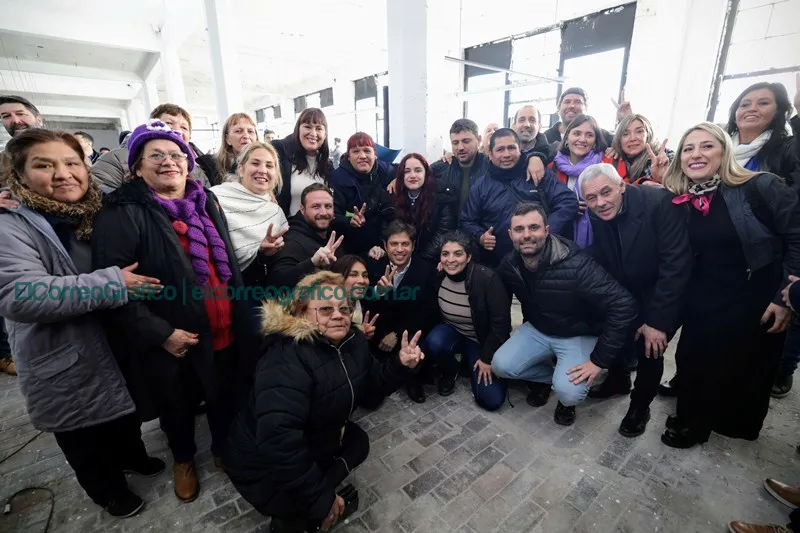 Cagliardi, Kicillof y Grabois pasearon por la Cooperativa Textil Villa Argüello 5
