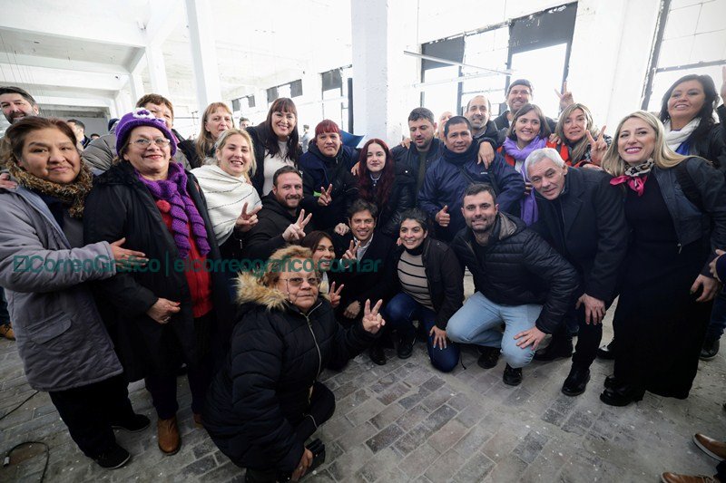 Cagliardi, Kicillof y Grabois pasearon por la Cooperativa Textil Villa Argüello Cagliardi, Kicillof y Grabois pasearon por la Cooperativa Textil Villa Argüello 5