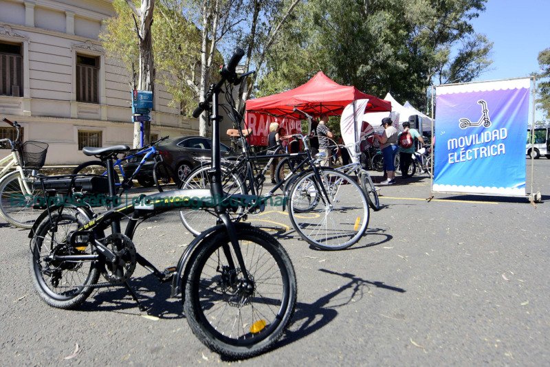 Feria de Movilidad Eléctrica con novedosas motos, monopatines y bicicletas sustentables Feria de Movilidad Eléctrica con novedosas motos, monopatines y bicicletas sustentables