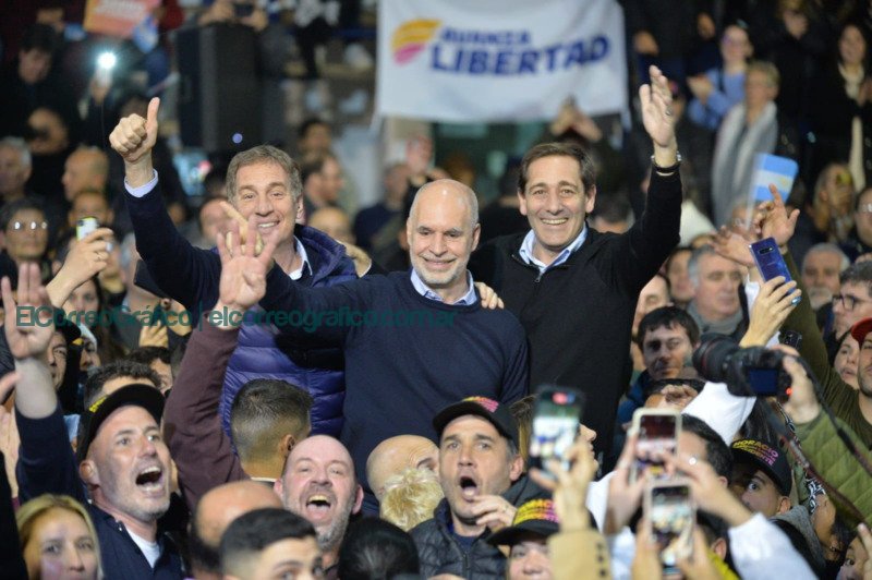 Garro, con Larreta y Santilli en La Plata “Es muy importante contar con un gobernador y un presidente que vuelvan a mirar a los platenses” Garro, con Larreta y Santilli en La Plata “Es muy importante contar con un gobernador y un presidente que vuelvan a mirar a los platenses” 1