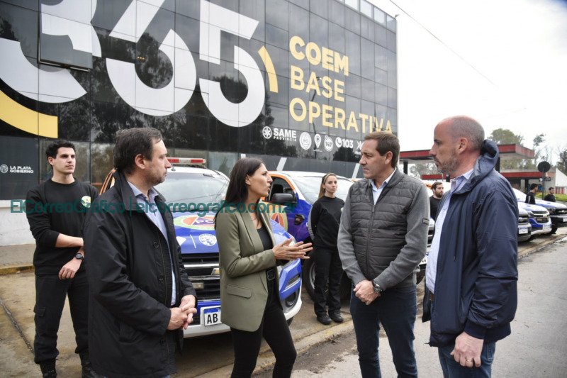 Garro presentó nuevos móviles para optimizar la prevención del riesgo y la asistencia en los barrios 2