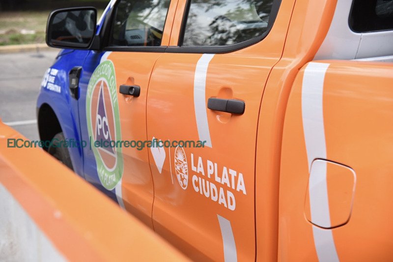 Garro presentó nuevos móviles para optimizar la prevención del riesgo y la asistencia en los barrios 4