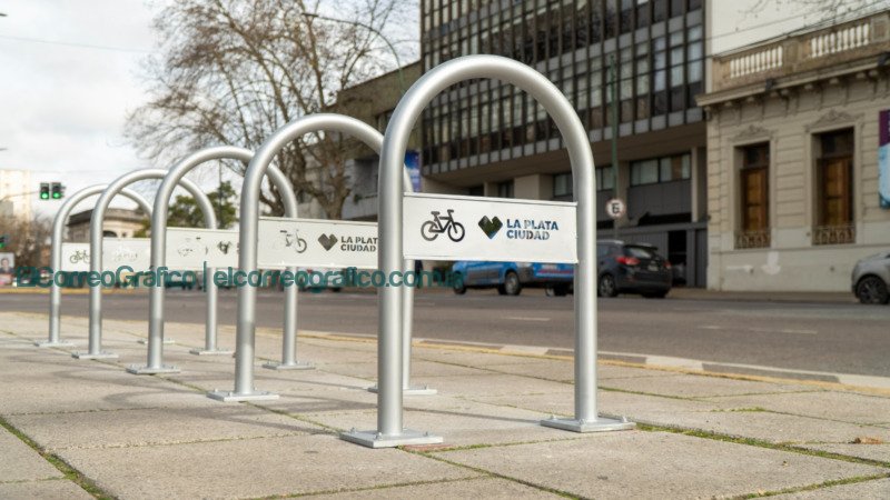Para alentar la movilidad sustentable, instalan 250 bicicleteros en el centro 2