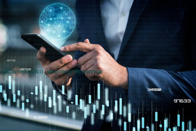 Ser un ciudadano del mundo, Por qué el futuro de la economía es digital cerrar mano sosteniendo smartphone