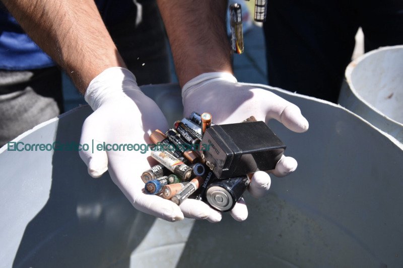 La Plata, ciudad sustentable: otra tonelada y media de pilas y baterías recicladas La Plata, ciudad sustentable otra tonelada y media de pilas y baterías recicladas 04