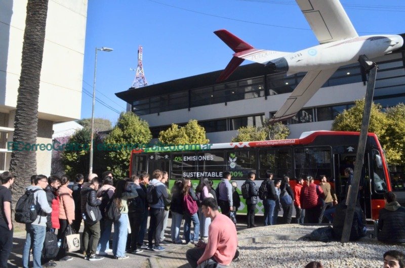 Desarrollo tecnológico nacional impulsado por Ingeniería, El micro eléctrico de la UNLP y Nueve de Julio 3