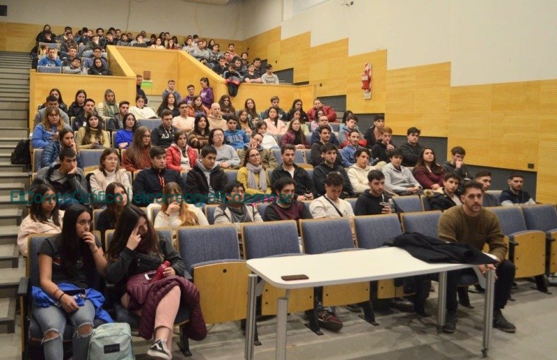 Desarrollo tecnológico nacional impulsado por Ingeniería, El micro eléctrico de la UNLP y Nueve de Julio 8