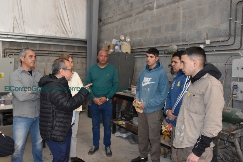 Recorrido por Faiber Glass: Inserción laboral y entrenamiento para el trabajo Recorrido por Faiber Glass, Inserción laboral y entrenamiento para el trabajo 2
