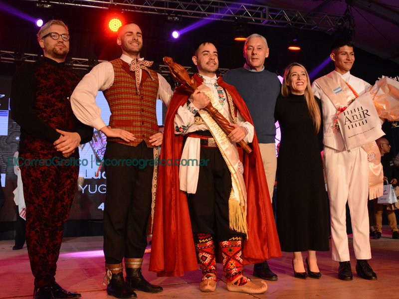 Franco Luciano Céspedes, nuevo Embajador Cultural Provincial del Inmigrante y Primer Embajador de la Fiesta Nacional de la Inmigración Franco Luciano Céspedes, nuevo Embajador Cultural Provincial del Inmigrante y Primer Embajador de la Fiesta Nacional de la Inmigración 10