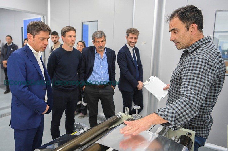 Kicillof en la planta de baterías de litio en La Plata 1