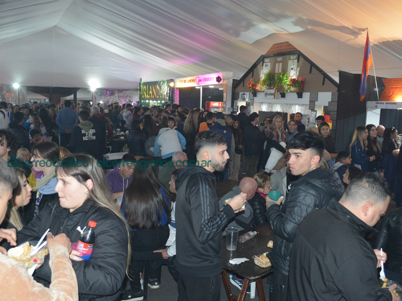 La 46° Fiesta Provincial del Inmigrante en Berisso: Un Festín Cultural y Gastronómico La 46° Fiesta Provincial del Inmigrante en Berisso, Un Festín Cultural y Gastronómico 08