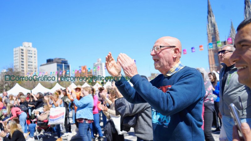 La Plata Celebra La colectividad italiana brindó un festín de arte y gastronomía en la plaza Moreno 6
