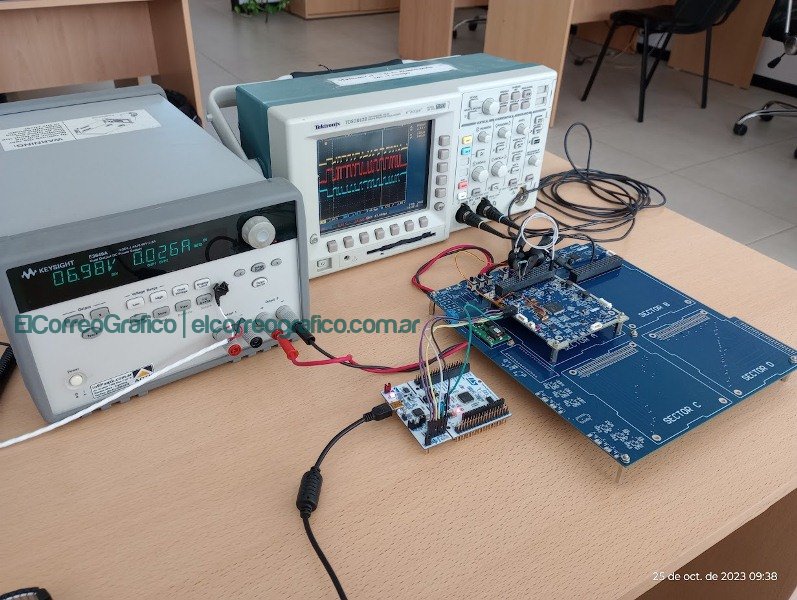 Pruebas y desarrollo de software sobre el módulo ADCS. En este caso se prueba la interfaz de comunicación CAN, interfaz utilizada para el bus de comunicación principal del satélite