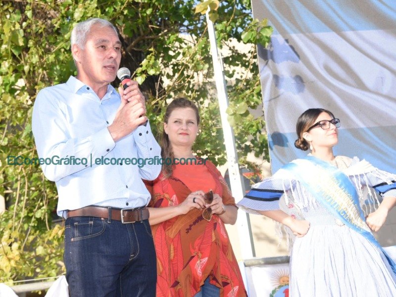 Éxito y Tradición: Resumen de la 20º Fiesta del Provinciano en Berisso Éxito y Tradición Resumen de la 20º Fiesta del Provinciano en Berisso 4