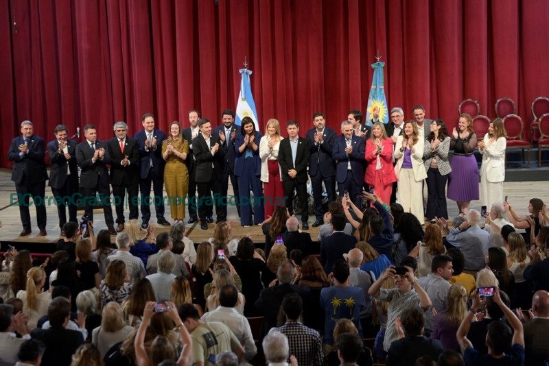 Axel Kicillof renovó su Gabinete: Compromiso y continuidad en la Provincia de Buenos Aires Axel Kicillof renovó su Gabinete, Compromiso y continuidad en la Provincia de Buenos Aires 1