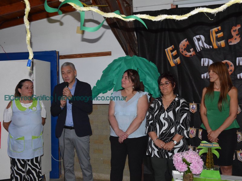 Fabián Cagliardi en el egreso en el Jardín 906 “Berisso, Tierra de Inmigrantes” 2