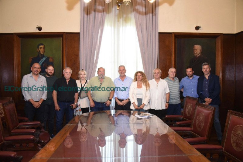 Impulso comercial en La Plata: Intendente Julio Alak forja alianza con empresarios Impulso comercial en La Plata Intendente Julio Alak forja alianza con empresarios