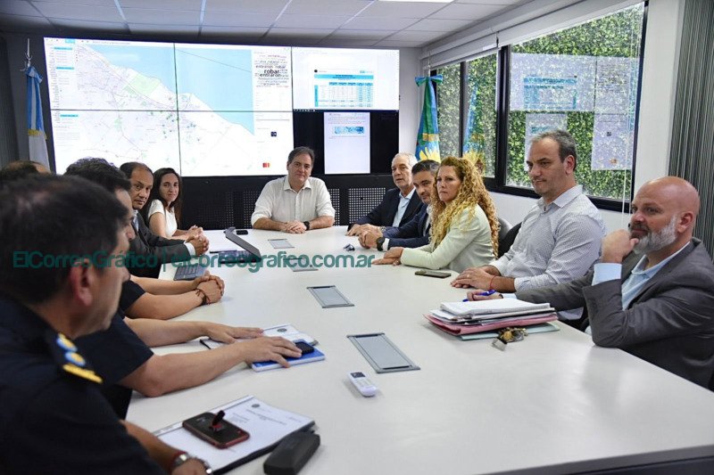 Reunión entre el intendente de La Plata y el Ministro bonaerense de Seguridad 3