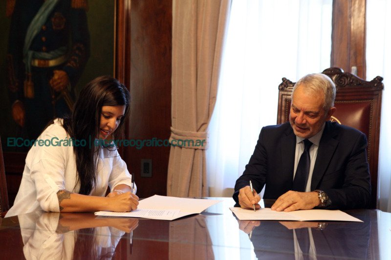 La Plata se compromete con el Ambiente: Julio Alak y Ministerio Provincial desarrollarán Plan Integral La Plata se compromete con el Ambiente Julio Alak y Ministerio Provincial desarrollarán Plan Integral 2