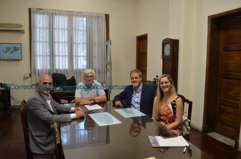 UNLP y Nueve de Julio SAT firman convenio para reconversión de colectivos eléctricos UNLP y Nueve de Julio SAT firman convenio para reconversión de colectivos eléctricos 2