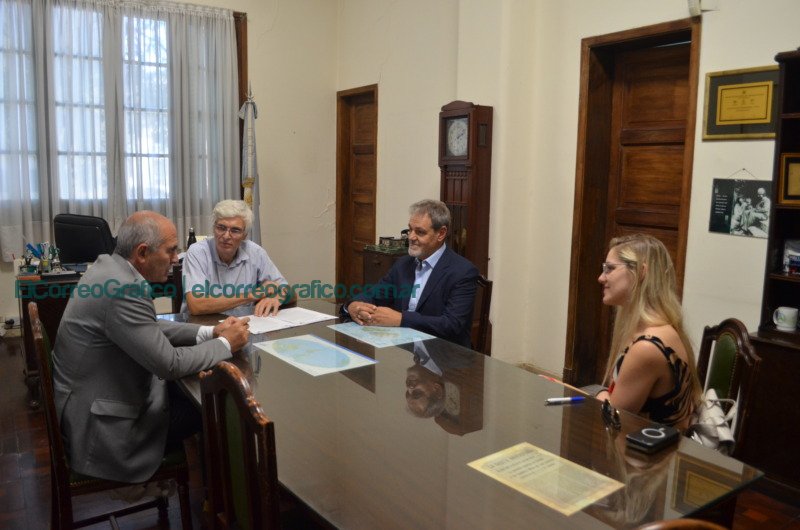 UNLP y Nueve de Julio SAT firman convenio para reconversión de colectivos eléctricos 3