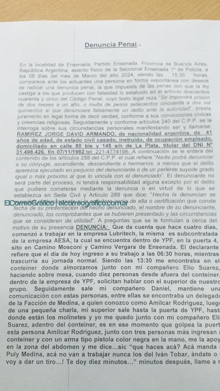Violencia de la UOCRA en Berisso: Balearon casa del nieto del Pata Medina después de enfrentamiento en YPF Violencia de la UOCRA en Berisso, Balearon casa del nieto del Pata Medina después de enfrentamiento en YPF 4