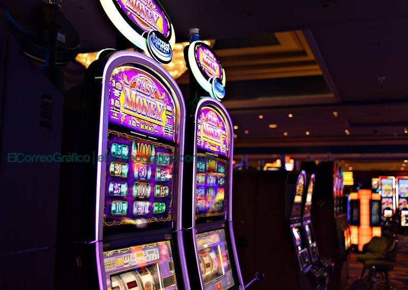 Explorando la escena de juegos en Casinos Online chilenos: Una mirada profunda en la diversión digital photo of game machines Explorando la escena de juegos en Casinos Online chilenos: Una mirada profunda en la diversión digital