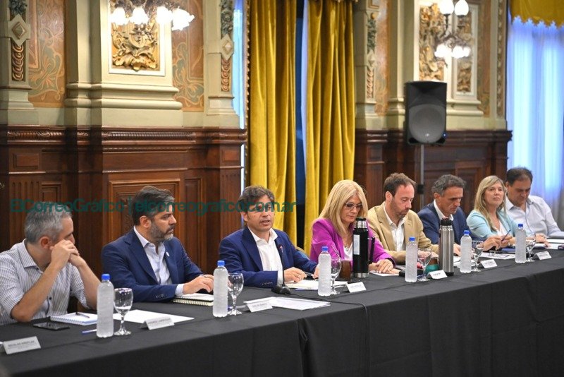 Encuentro del gobernador Axel Kicillof con intendentes radicales 2