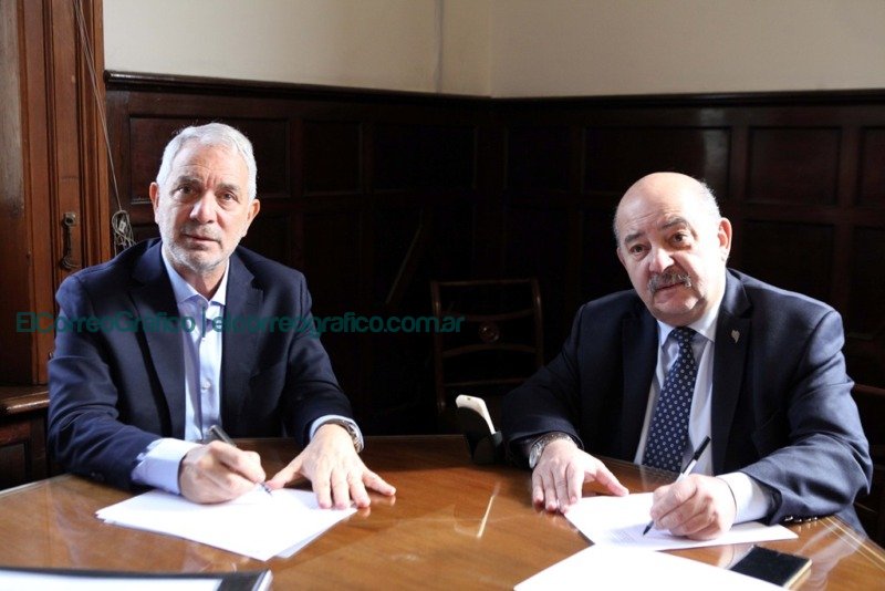 Alak y Tauber firman acuerdo para desarrollo de obras y proyectos en La Plata y Región Alak y Tauber firman acuerdo para desarrollo de obras y proyectos en La Plata y Región 1