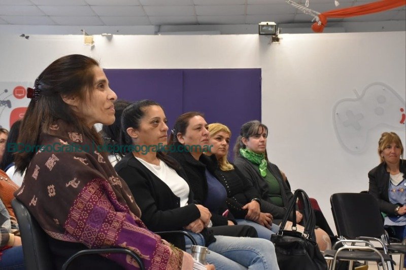 Capacitación sobre el Programa Nacional JUGar. Promoviendo el Derecho al Juego en Berisso 4