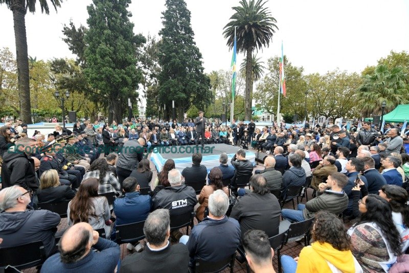 Kicillof en el 223° aniversario de Ensenada 6