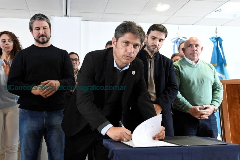 Kicillof y Torres firman acuerdo para fortalecer sistema sanitario chubutense Kicillof y Torres firman acuerdo para fortalecer sistema sanitario chubutense 4