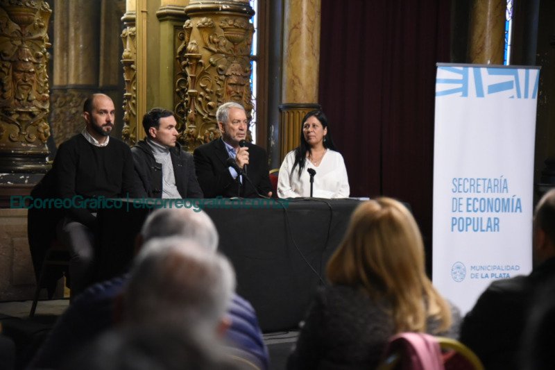 Alak presentó programa de capacitación para cooperativas en La Plata 2