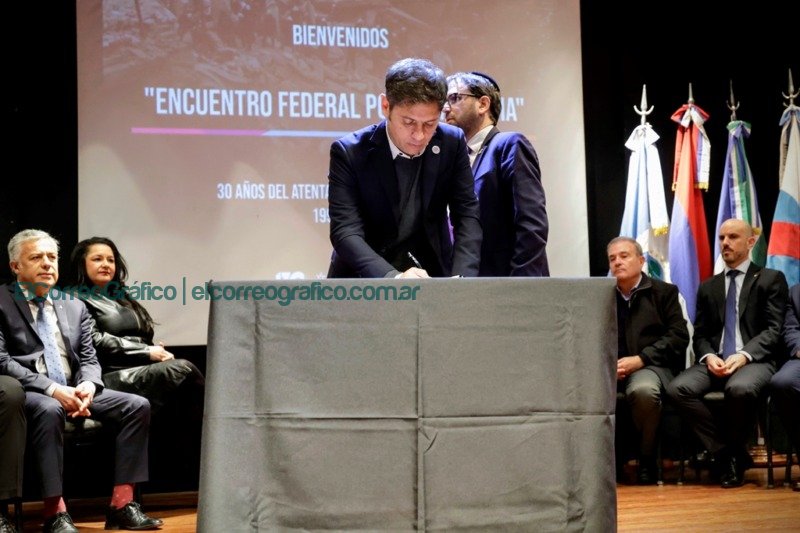 Axel Kicillof participó en la AMIA y renovó compromiso con la Justicia 1