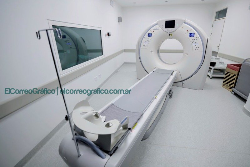 Kicillof inauguró nuevos equipos en el Hospital General San Martín Kicillof inauguró nuevos equipos en el Hospital General San Martín 1