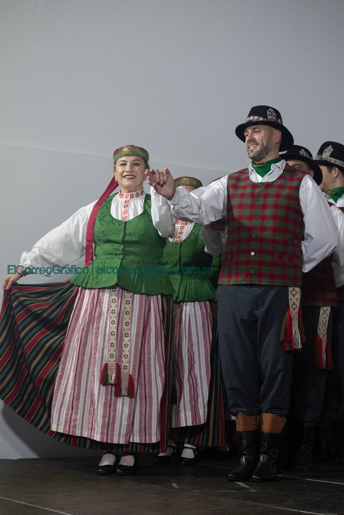 La Sociedad Cultural Lituana "Nemunas" de Berisso: Viaje Histórico al Festival de la Canción en Lituania 2024 La Sociedad Cultural Lituana Nemunas de Berisso_ Viaje Histórico al Festival de la Canción en Lituania 2024 03